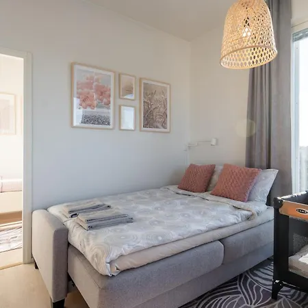 5-star Gem I - Free Parking, To Helsinki And Airport 16 Min, To Train Station 3-5 Min Walk, Air Conditioner, Sauna And Much More Apartment