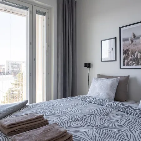 Apartment 5-star Gem I - Free Parking, To Helsinki And Airport 16 Min, To Train Station 3-5 Min Walk, Air Conditioner, Sauna And Much More
