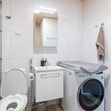 5-star Gem I - Free Parking, To Helsinki And Airport 16 Min, To Train Station 3-5 Min Walk, Air Conditioner, Sauna And Much More * Vantaa