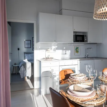 Apartment 5-star Gem I - Free Parking, To Helsinki And Airport 16 Min, To Train Station 3-5 Min Walk, Air Conditioner, Sauna And Much More Vantaa