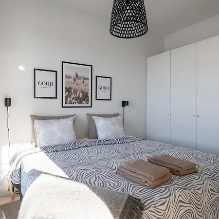 5-star Gem I - Free Parking, To Helsinki And Airport 16 Min, To Train Station 3-5 Min Walk, Air Conditioner, Sauna And Much More *